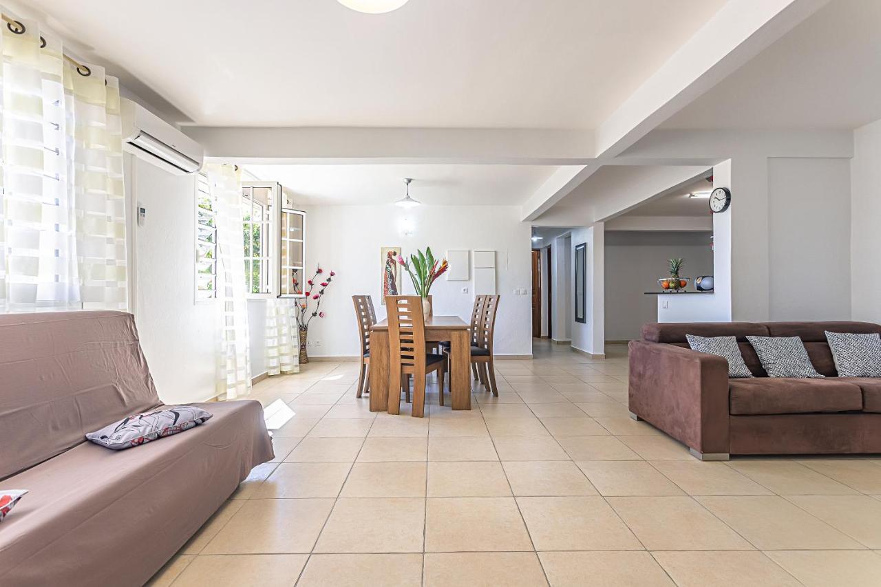 Chez Gerty Et Jocelyn Apartment Льо Мул Екстериор снимка