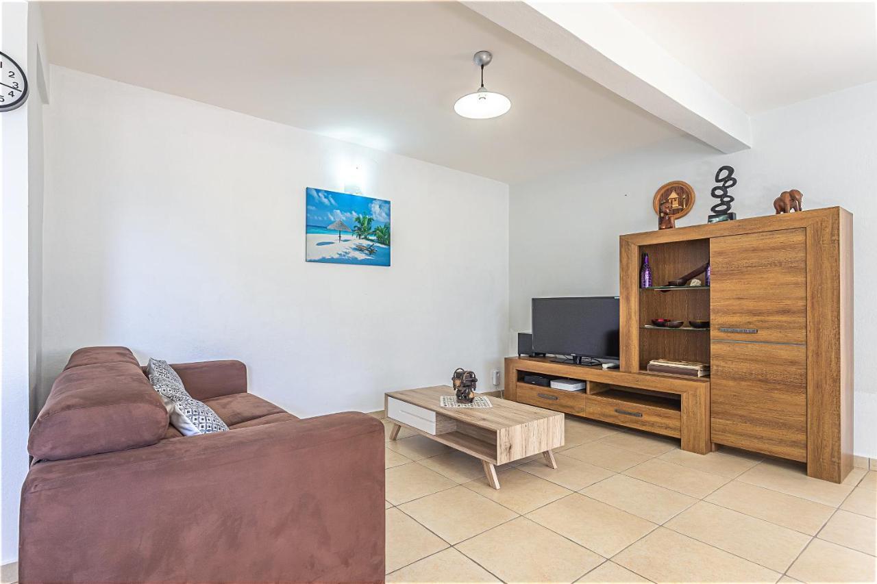 Chez Gerty Et Jocelyn Apartment Льо Мул Екстериор снимка